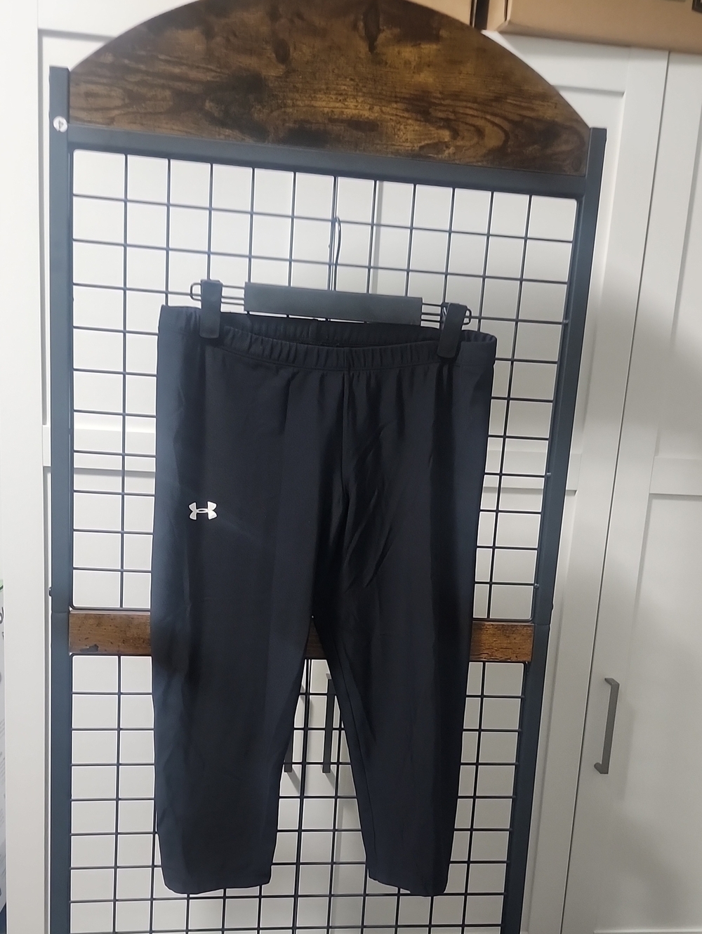 Under Armour Black Performance Capri Leggings